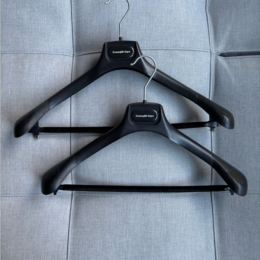 Ermenegildo Zegna Black Suit/Coat Hangers Black Suit/Coat Hangers